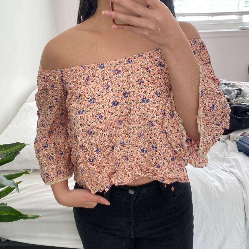Floral off the shoulder crop top // size small